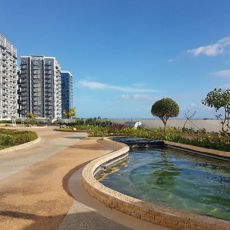 Mactan Newtown Condo With Garden And Ocean View 8Newtown Blvd Lapu-Lapu City Exterior foto
