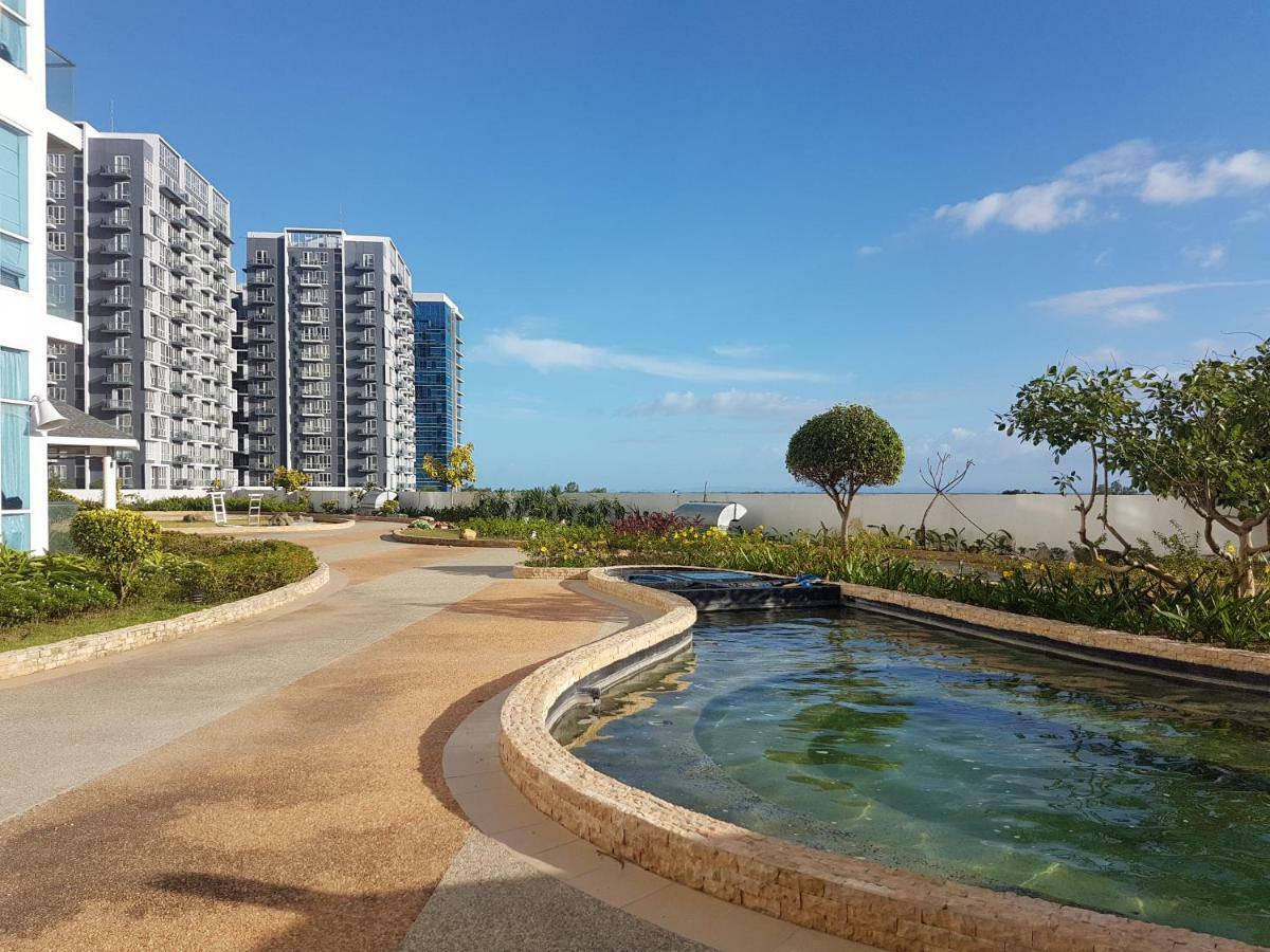 Mactan Newtown Condo With Garden And Ocean View 8Newtown Blvd Lapu-Lapu City Exterior foto