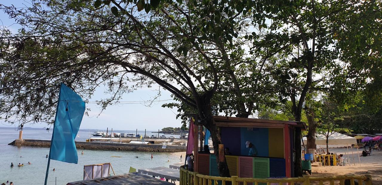 Mactan Newtown Condo With Garden And Ocean View 8Newtown Blvd Lapu-Lapu City Exterior foto