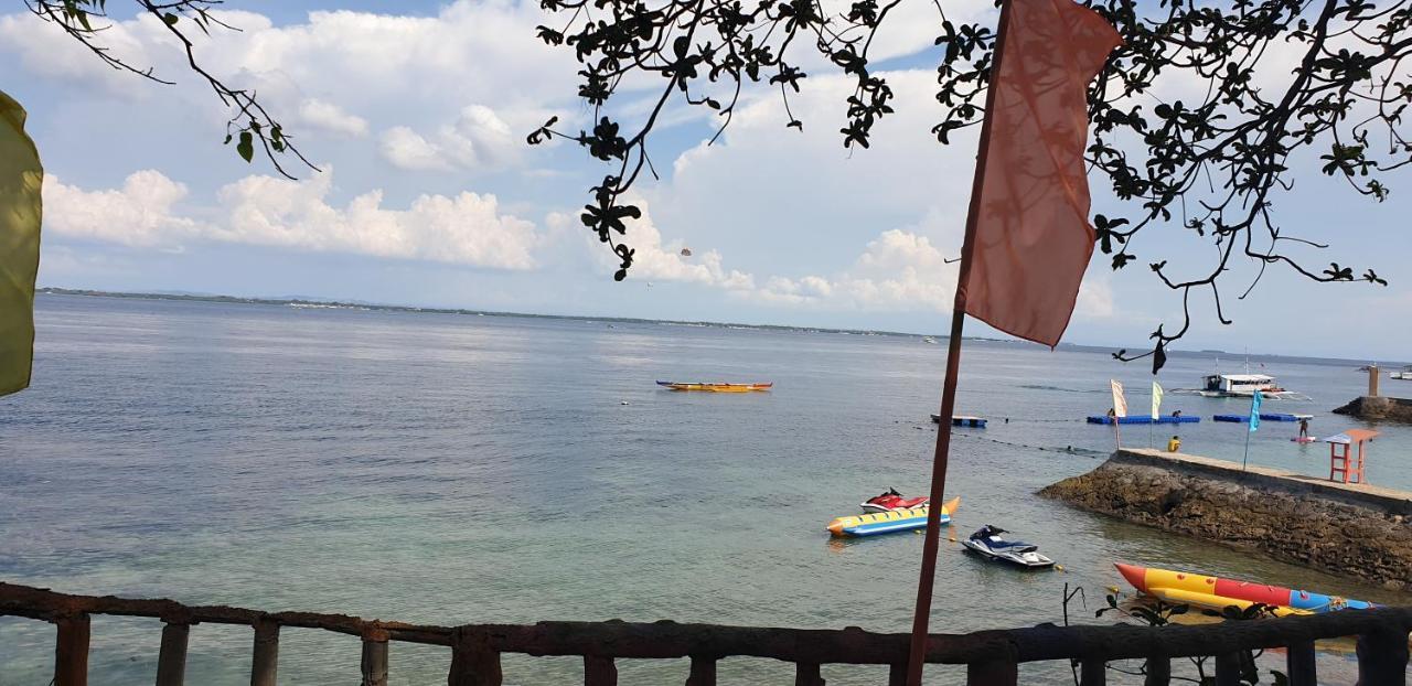 Mactan Newtown Condo With Garden And Ocean View 8Newtown Blvd Lapu-Lapu City Exterior foto