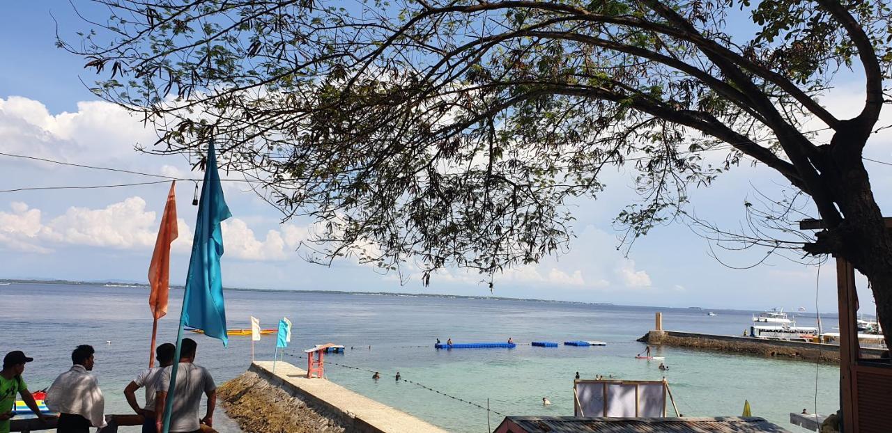 Mactan Newtown Condo With Garden And Ocean View 8Newtown Blvd Lapu-Lapu City Exterior foto