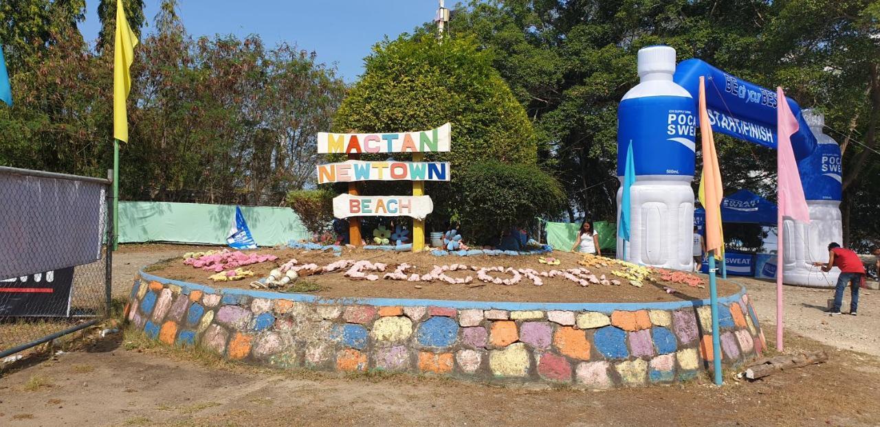 Mactan Newtown Condo With Garden And Ocean View 8Newtown Blvd Lapu-Lapu City Exterior foto