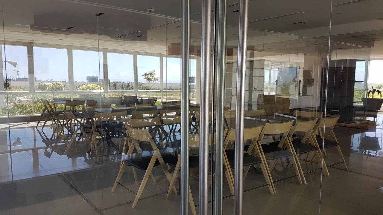 Mactan Newtown Condo With Garden And Ocean View 8Newtown Blvd Lapu-Lapu City Exterior foto